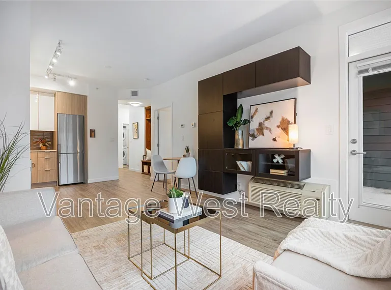 1775 Chapman Pl #Penthouse 12 — Photo 4