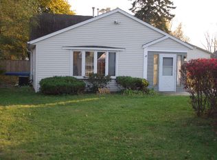 737 Colonial Dr, Machesney Park, IL 61115
