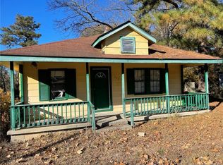 122 Lacock St, Spring Lake, NC 28390