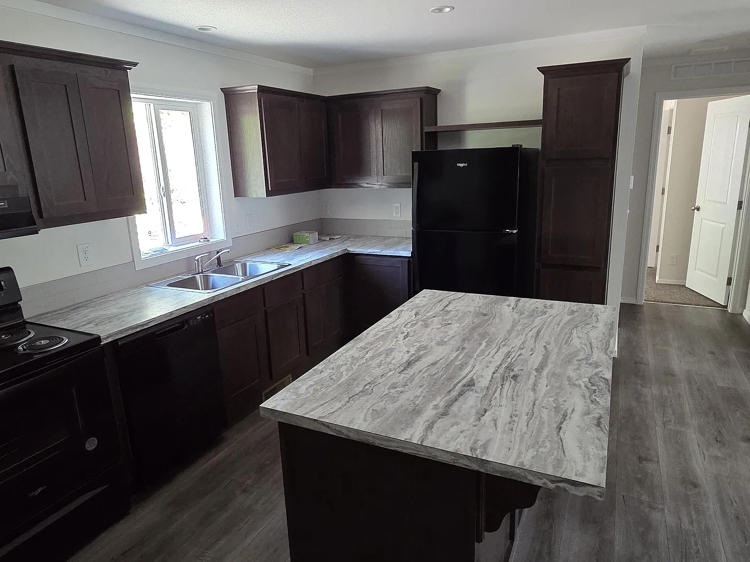 3 bed, 1280 sqft, $2,000 — Photo 4