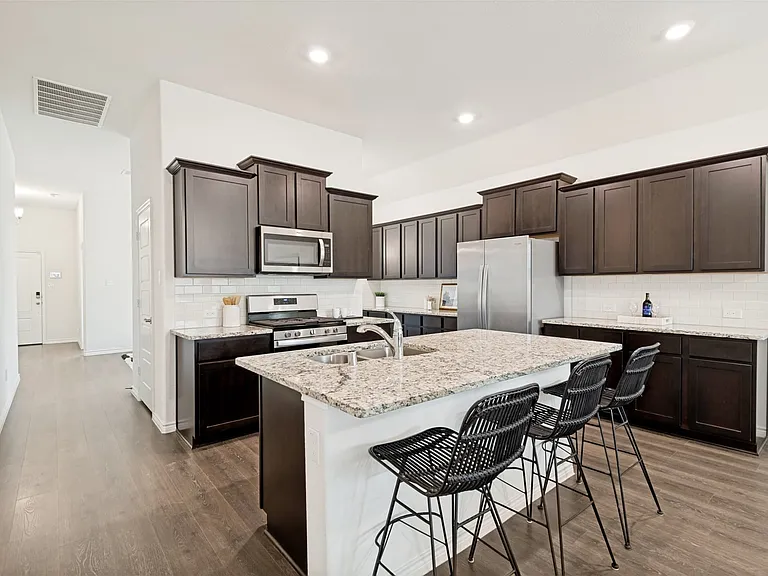 424 Baltimore Ave — Photo 9