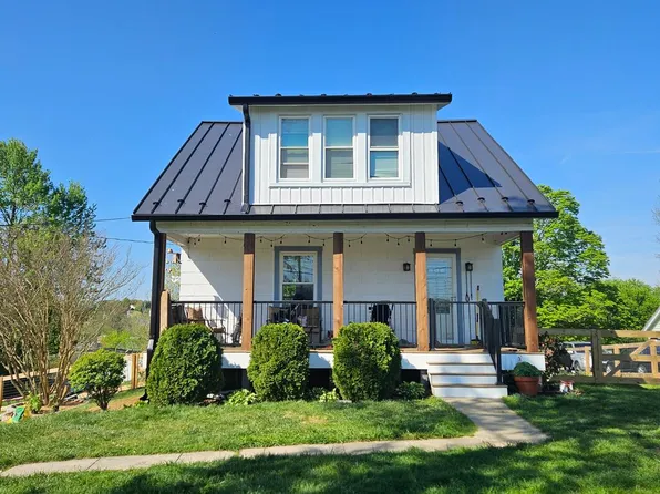 1038 Green Valley Rd, New Windsor, MD 21776