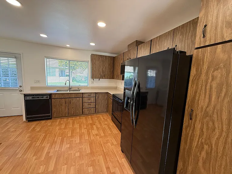 13104 Village 13 — Photo 12