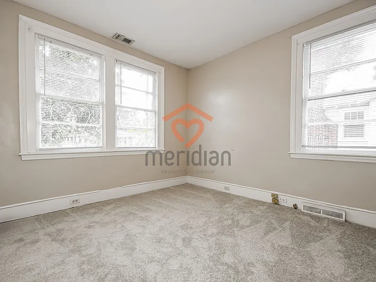 931 Ashley Ave — Photo 13