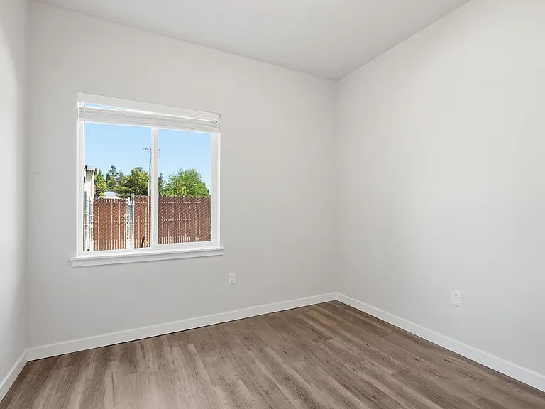 1425 Mildred Ln SE — Photo 12