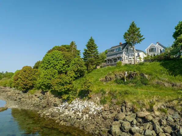 9 Water Street, Eastport, ME 04631