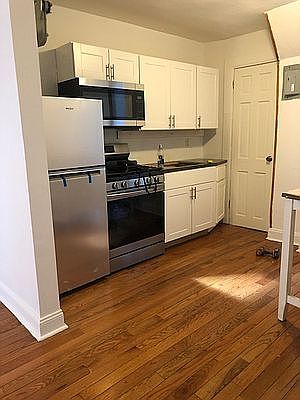 2nd image of 706 W 180th St #5