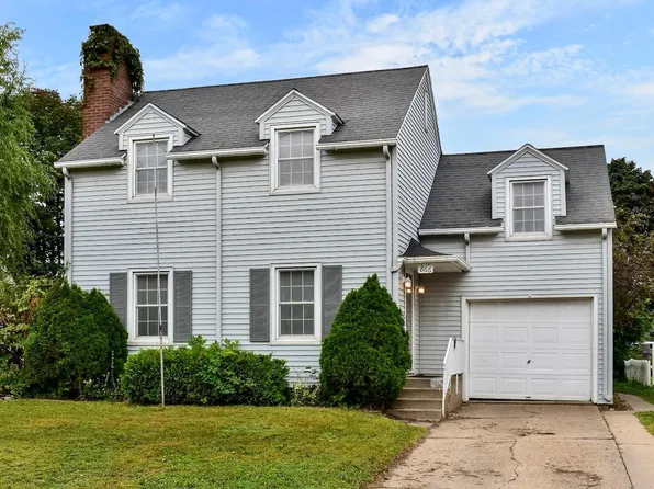 866 Gilmore Ave, Winona, MN 55987