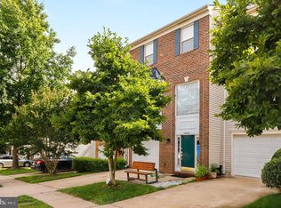 8341 Jovin Cir, Springfield, VA 22153