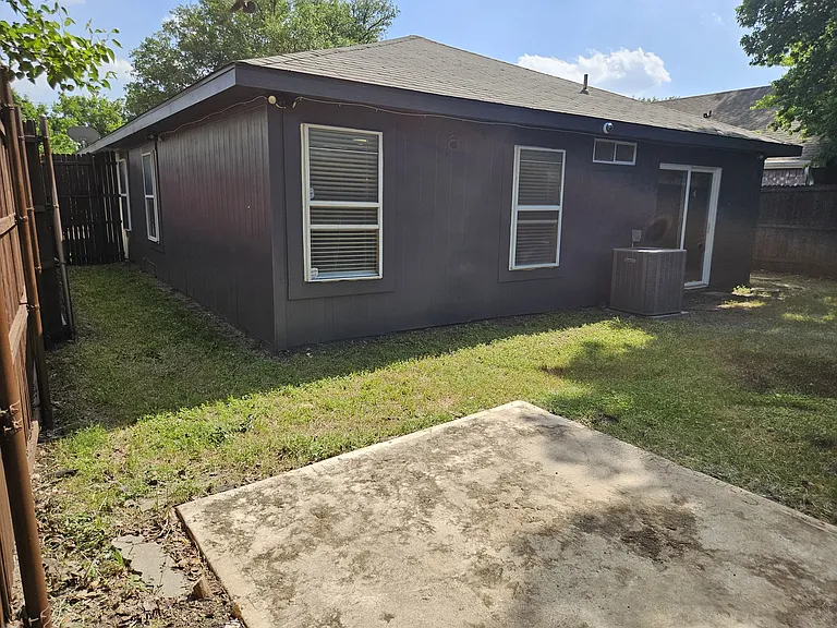 9431 Jill Ln — Photo 16