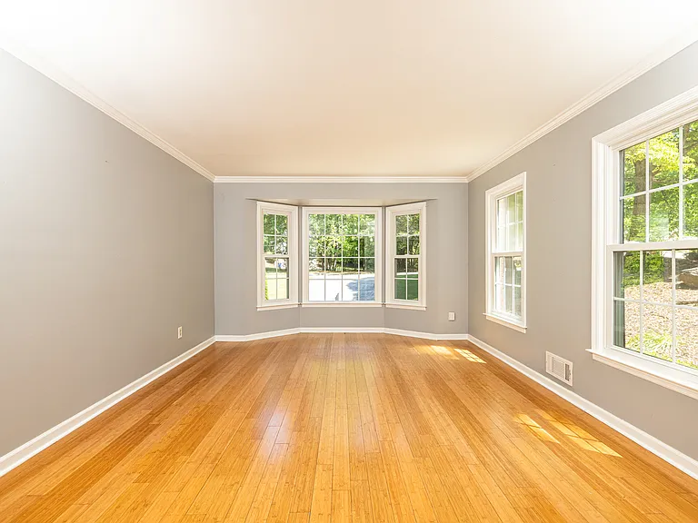 2124 Rockland Ct — Photo 14