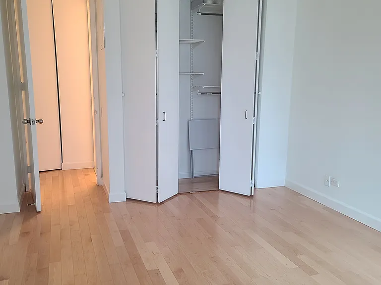 500 W 43rd St #17C — Photo 7