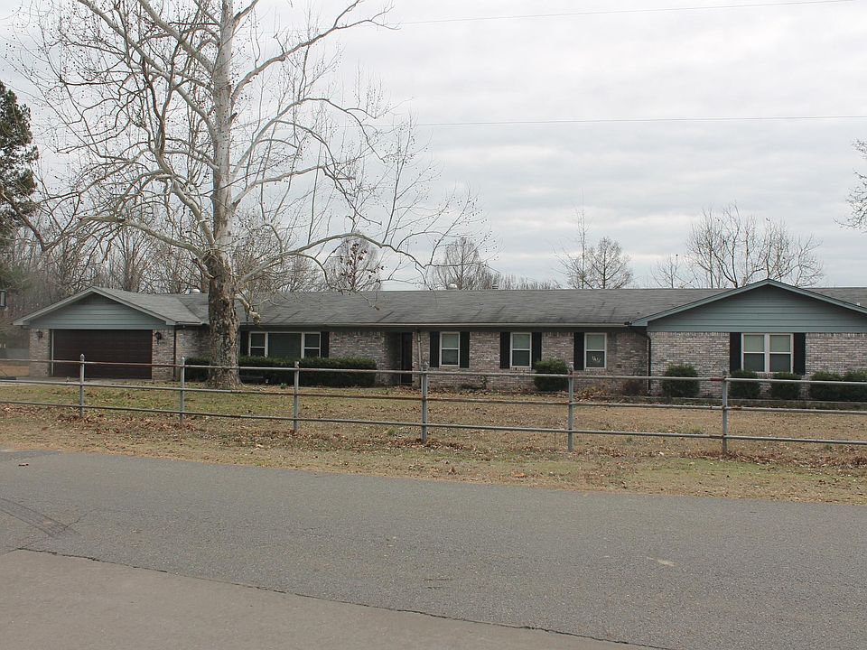 1st image of 9 Circle Dr