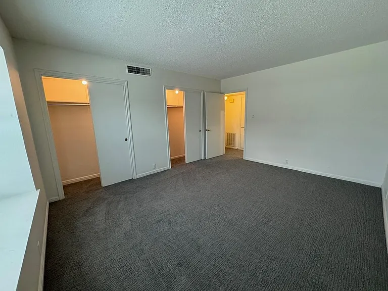 2601 Bellefontaine St #B301 — Photo 22