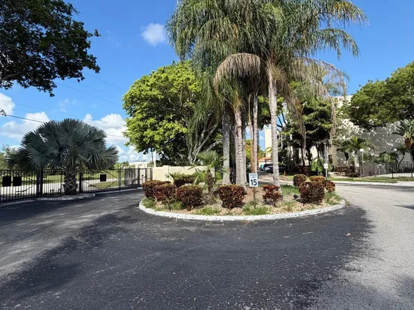 118 Lake Emerald Drive #107, Oakland Park, FL 33309