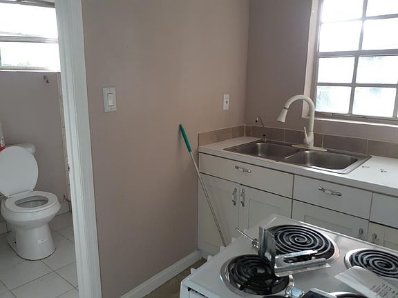 4th image of 2253 NW 82nd St #1
