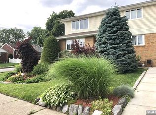 19 Walnut St FLOOR 2, Garfield, NJ 07026