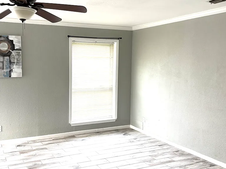 1311 Farhills Dr — Photo 5