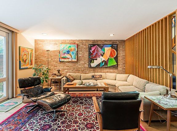 4th image of 1349 E Park Pl