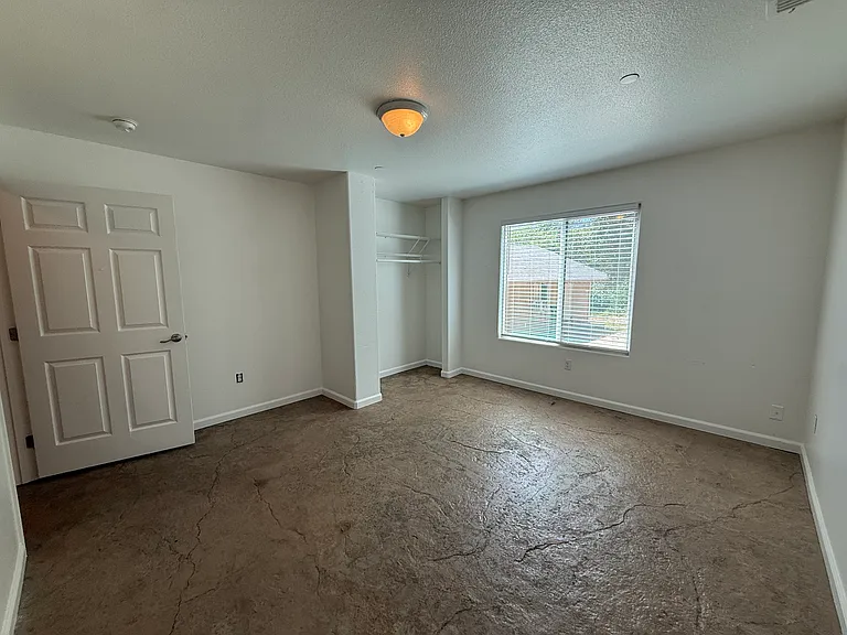 4316 Illinois Ave — Photo 8