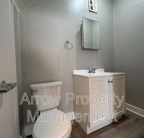 2800 P St #4 — Photo 8