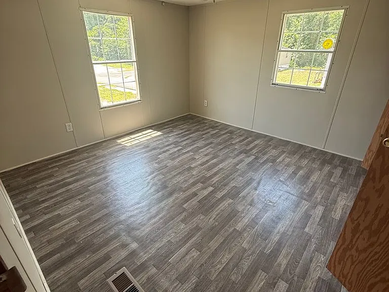 326 Orange St — Photo 5