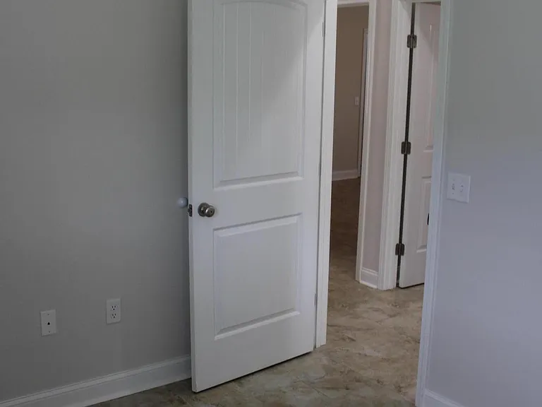 282 Bridgewater Ln — Photo 11