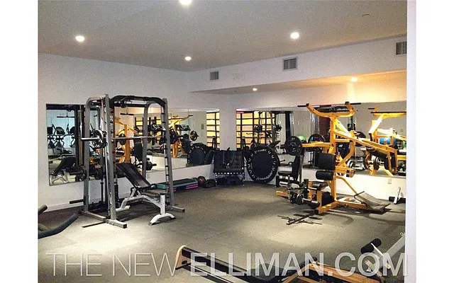 Rented by Douglas Elliman | media 16