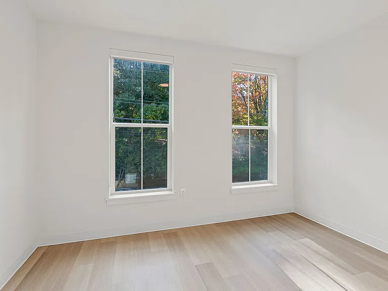 2175 SE Stark St — Photo 8