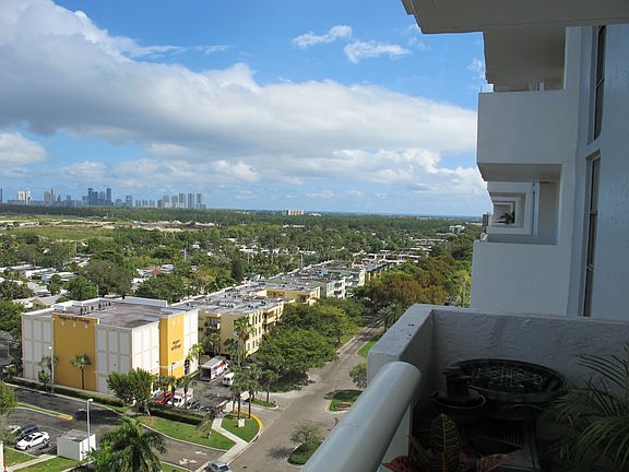 5th image of 13499 Biscayne Blvd APT 1404