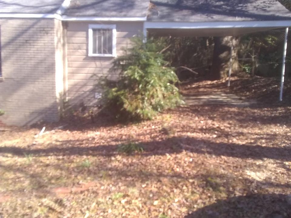 2nd image of 6 Stuart Dr