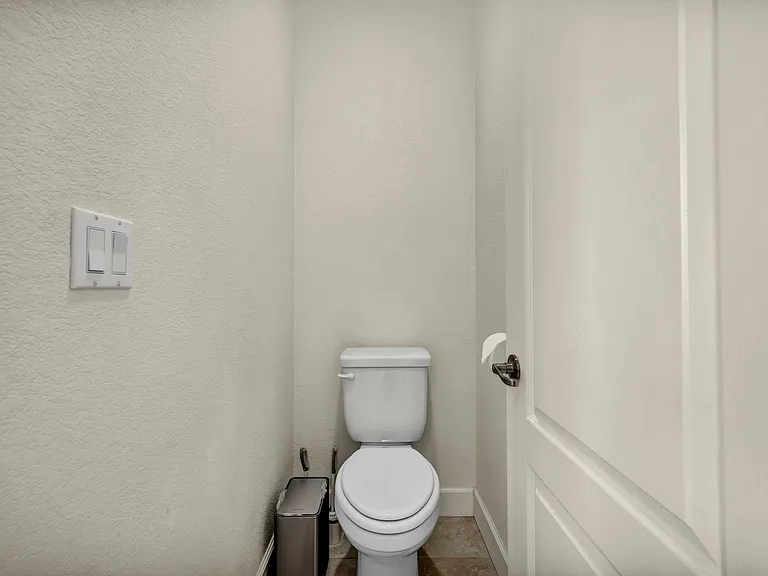10677 Foxberry Park Dr — Photo 58