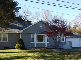121 Evergreen Dr, Stratford, CT 06614