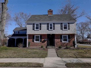 14 Massasoit Ave, Pawtucket, RI 02861