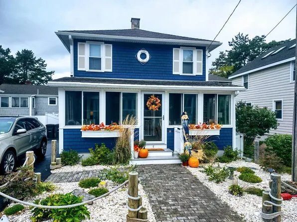 5 Tioga Ave, Old Orchard Beach, ME 04064