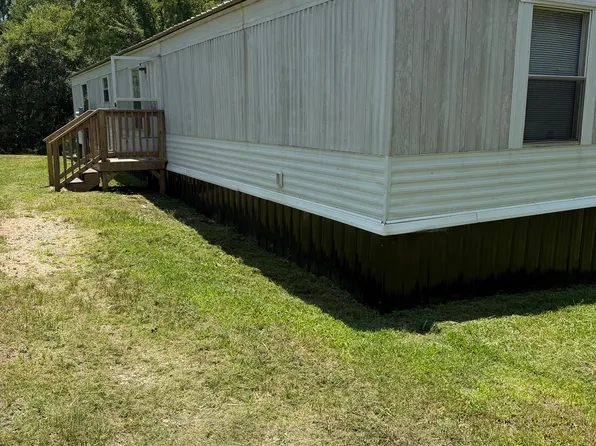 2425 Ridge Rd, Hodges, SC 29653