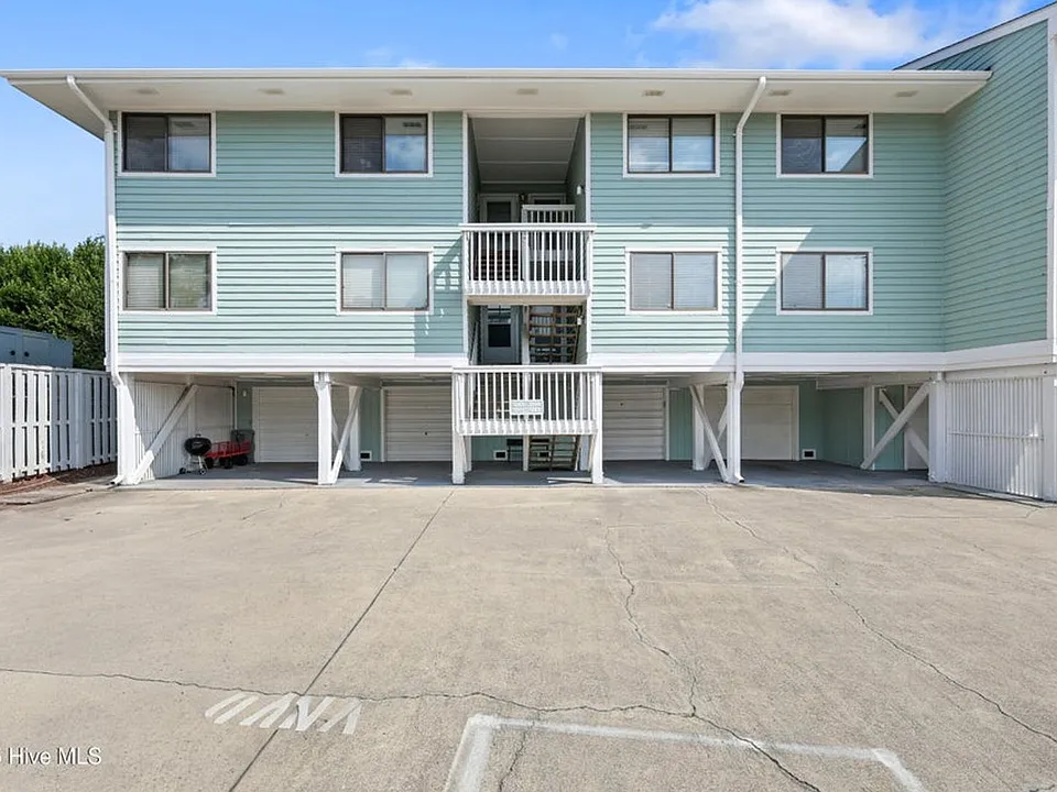 202 Lewis Dr #1202