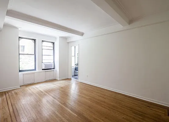 Sold by Warburg | media 12