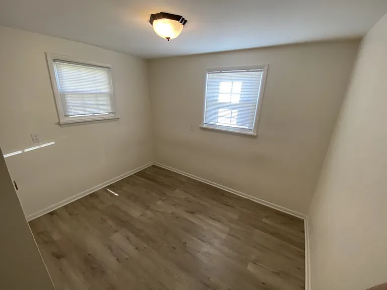 374 W Rhudes Creek Rd — Photo 3