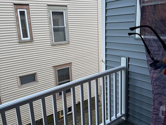 5th image of 336 Lake Ave APT 8