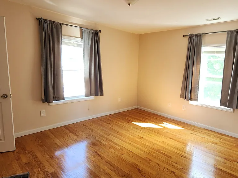 215 Newton St #A — Photo 8