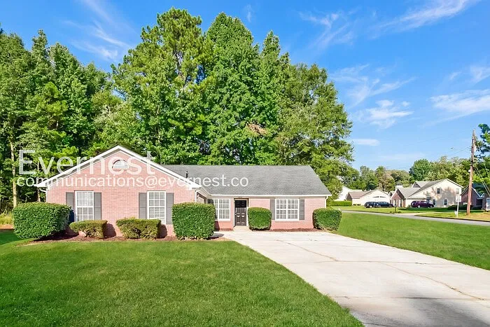 3 bed, 2.0 bath, 1848 sqft, $1,945 — Photo 2