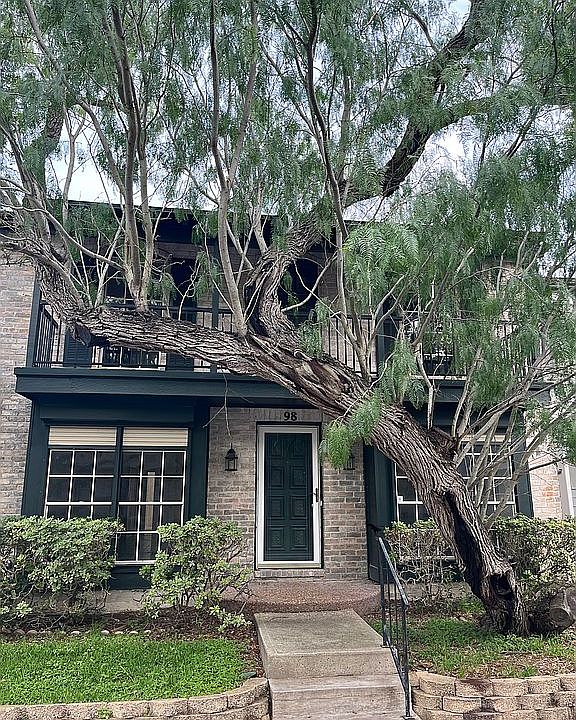 1st image of 98 Townhouse Ln