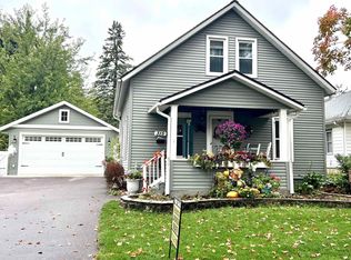 315 10th St, Baraboo, WI 53913