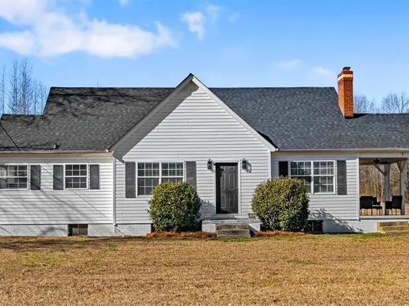 8215 Hinshaw Shop Rd, Liberty, NC 27298