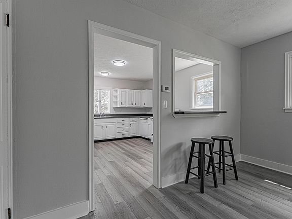 5th image of 428 N Sherman St