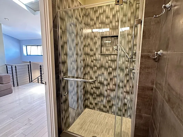 2818 E 27th St #3D — Photo 15