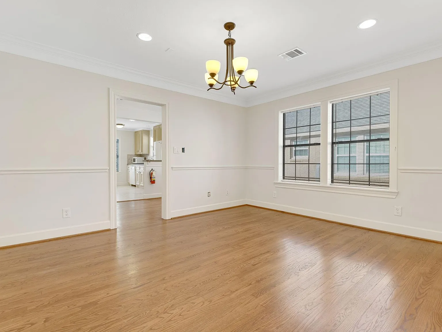 2 bed, 2.0 bath, 1500 sqft, $1,750 — Photo 4