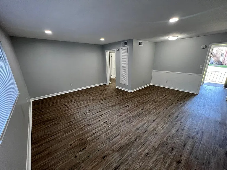 Glendale Place Apartments 2 — Photo 14