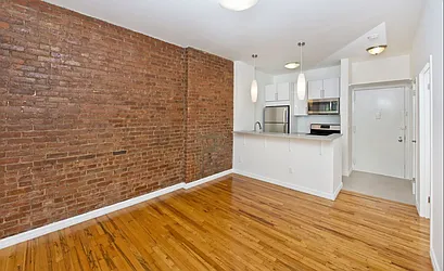 Rented by ER (DO NOT USE)